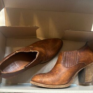 Frye women’s “Lana Shootie” heeled bootie